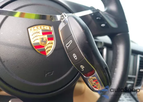 2016 Porsche Panamera 4S z USA, uszkodzony, nr VIN WP0AB2A74GL050009